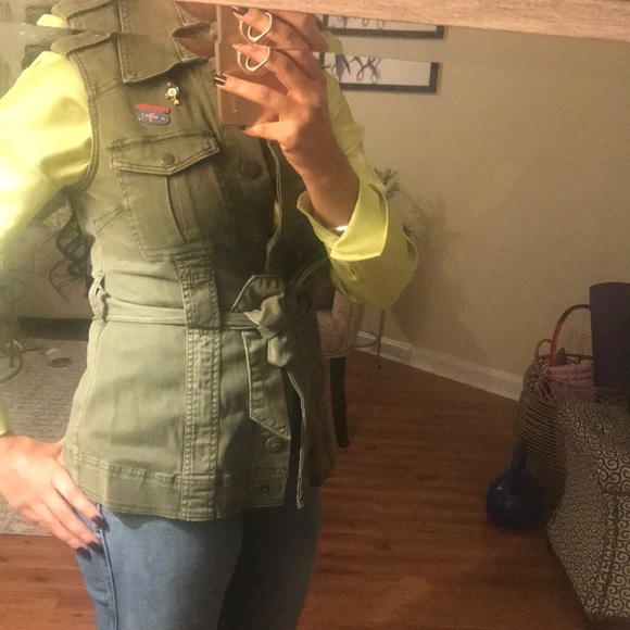 Military style green vest - Picture 3 of 8